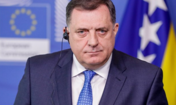 Avokati i Karaxhiçit dhe dy “ekspertë” serbë të destabilizimit ndalohen të hyjnë në Bosnjë, Dodik: Ejani kur të punojnë serbët në kufi