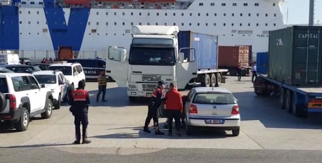 31-vjeçari kapet me mallra kontrabandë në portin e Durrësit