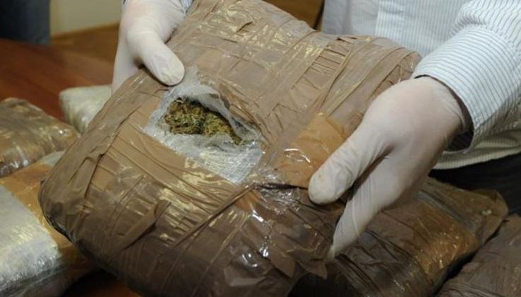 Qytetari i Shqipërisë kapet me 350 mijë euro drogë në Maqedoninë e Veriut
