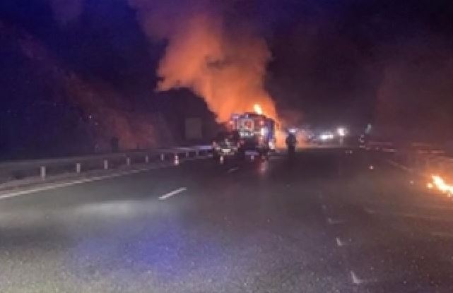 Tragjedia shqiptare, a shpërtheu autobusi nga fishekzjarrët?