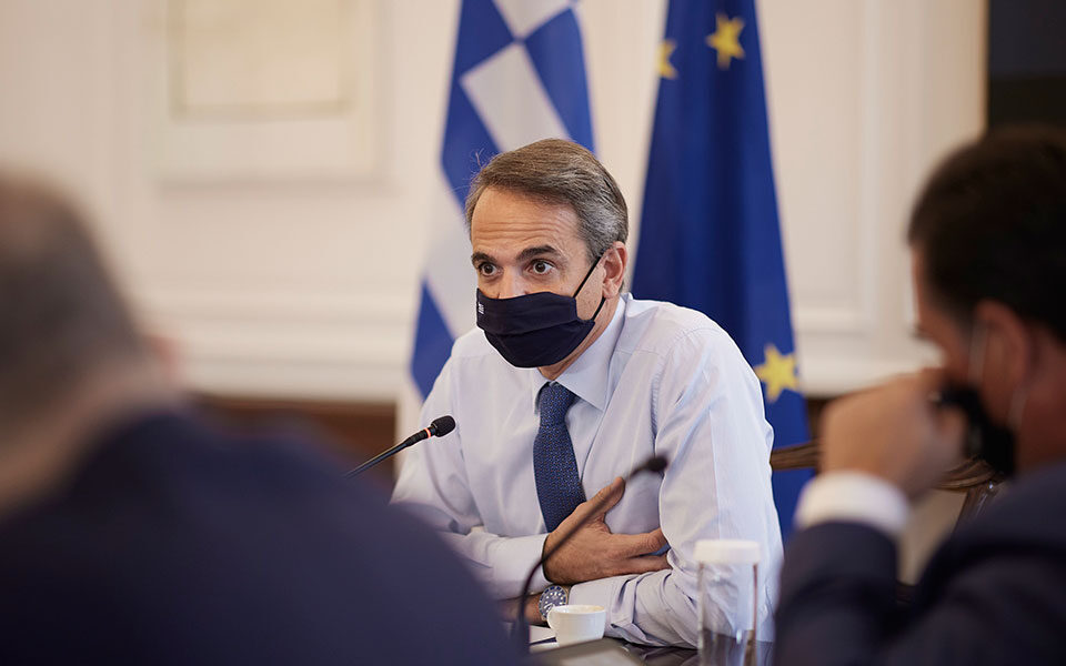 Greqia drejt 10 000 rasteve në ditë, Mitsotakis: As e çoj ndërmend një mbyllje tjetër