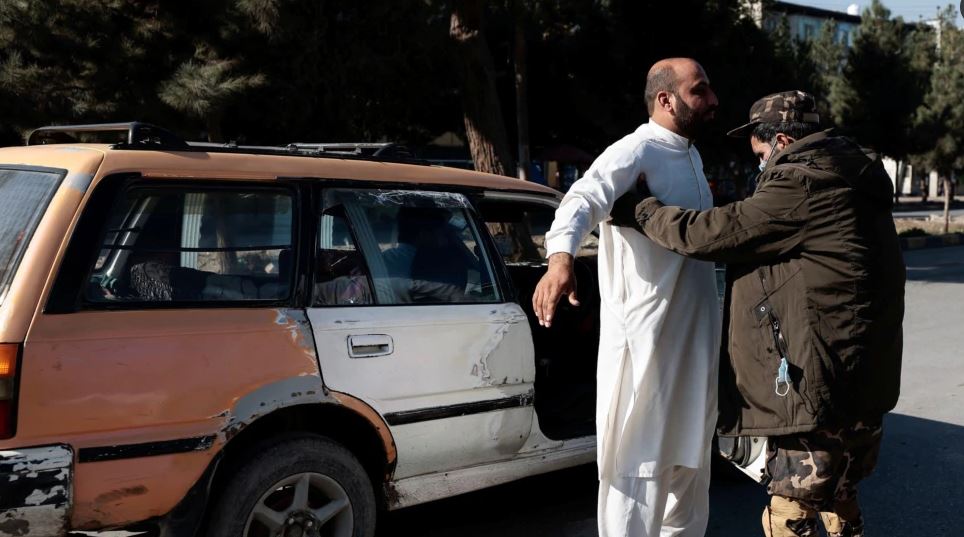 Grupet për të drejtat e njeriut: Talebanët vrasin për hakmarrje