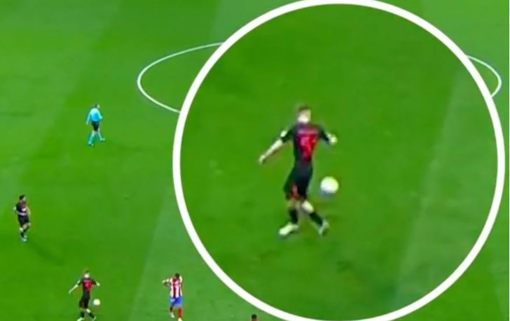 VIDEO/ Saelemaekers dhuron spetakël me topin, video bëhet virale në rrjetet sociale
