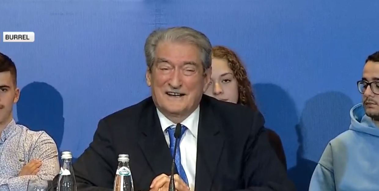 Berisha bën “komedi” bisedën me Bashën për eurot në “Toyota Yaris”: I ndave apo jo me Ballën?