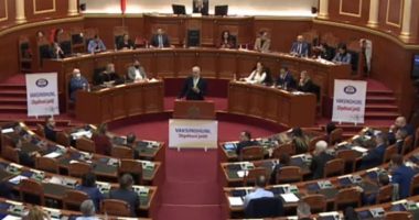 “Mora një qetësues”, salla në të qeshura, Rama i kujton Bashës marrëveshjen: A e mban mend ç’më kërkove