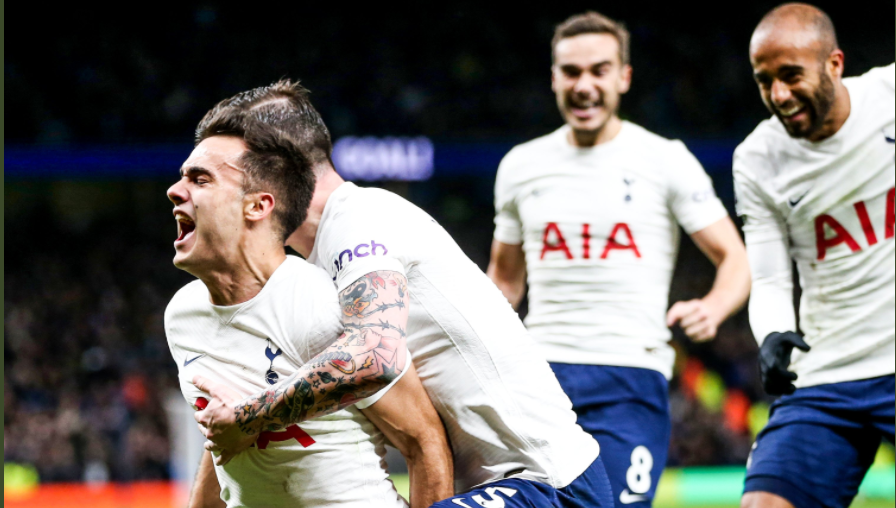 VIDEO/ Tottenham mposht me përmbysje Leeds United, triumfi i parë për Conten