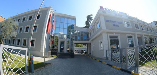 Mallra kontrabandë, bllokohen 5 magazina dhe arrestohen 6 persona në Tiranë