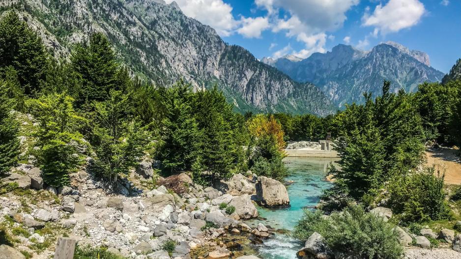 Turistet nga Gjermania humbin rrugën mes Tropojës dhe Thethit