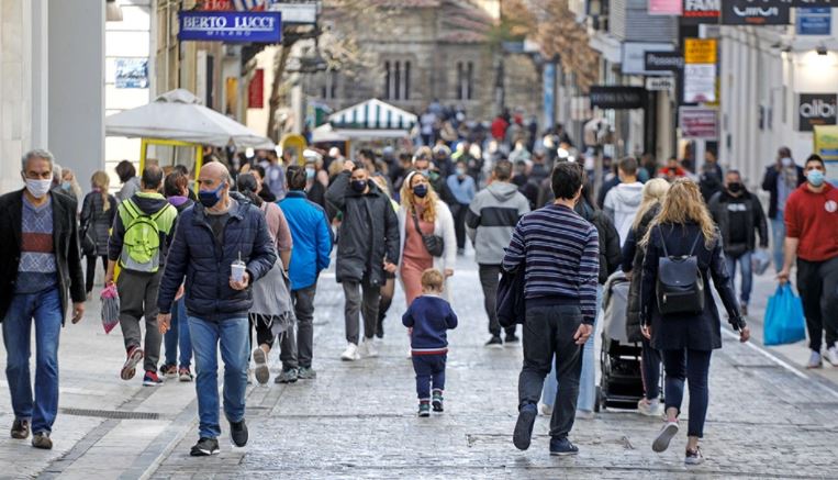 Shifra të larta në Greqi: Mbi 6 mijë raste të reja me Covid dhe 55 viktima