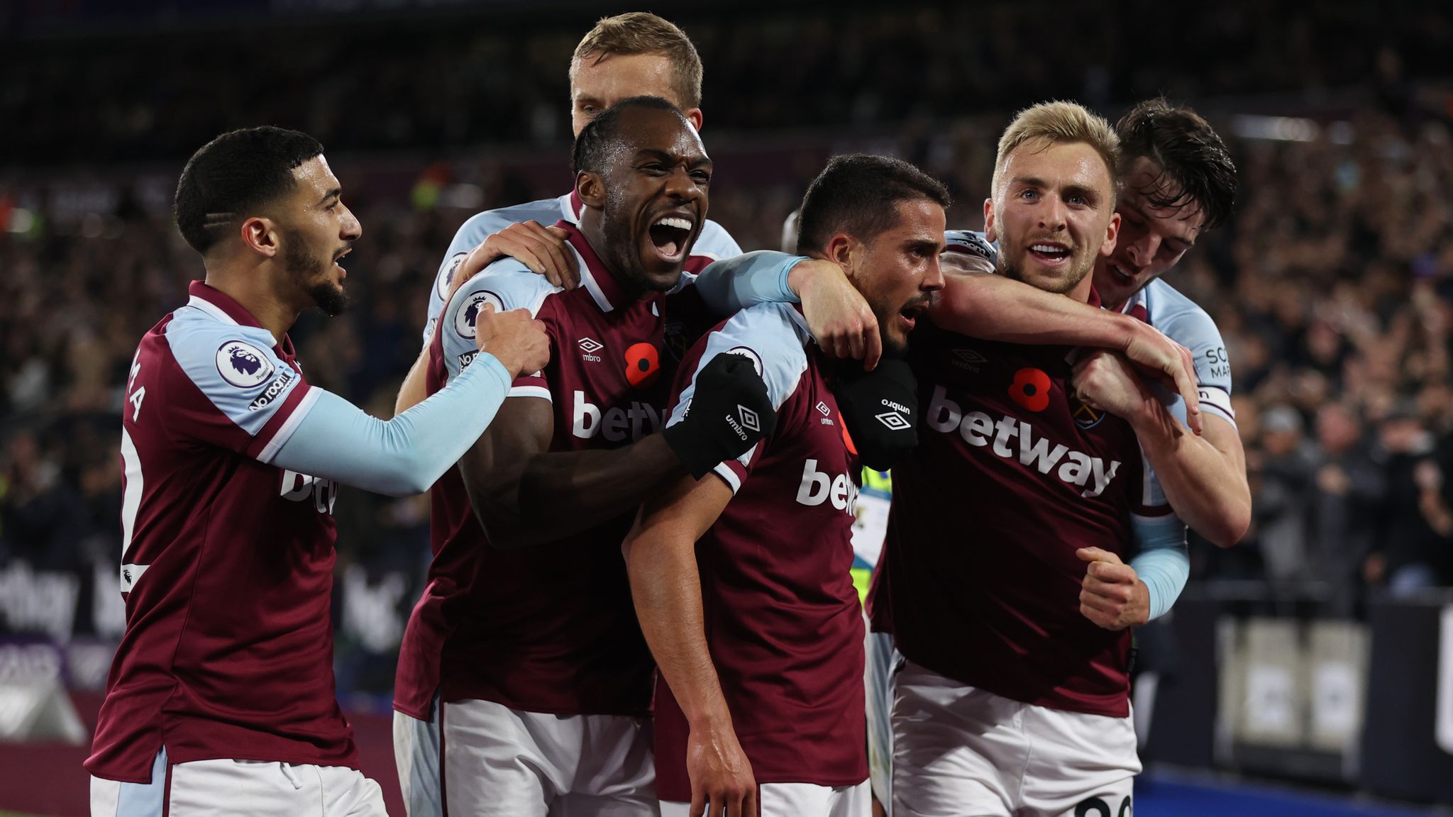 PREMIER LEAGUE/ Miliarderi çek blen 27% të aksioneve të West Ham