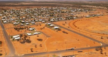 I nxehtë dhe plot rërë, qyteti ku toka jepet falas dhe të gjithë duan të shkojnë