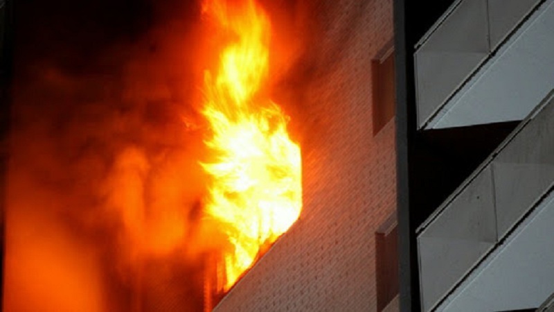 Zjarr në një banesë në Gjirokastër