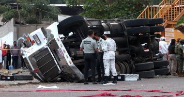 Po “arratiseshin” për një jetë më të mirë, përplaset kamioni me emigrantë, 53 të vdekur