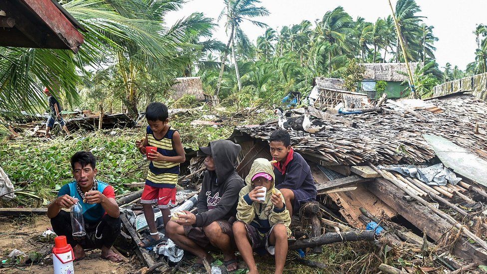 Rreth 400  viktima nga uragani Rai në Filipine