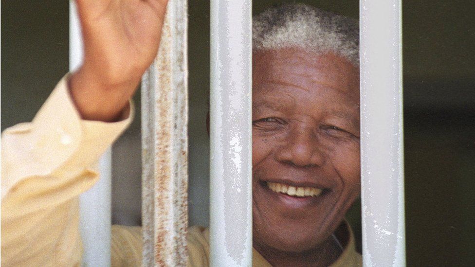 Afrika e Jugut kërkon ndalimin e ankandit të çelësave të qelisë së burgut të Nelson Mandelës