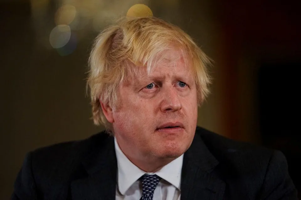 Britania miraton masat e reja anti-Covid, Johnson “tradhtohet” nga deputetët e tij