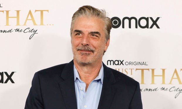 Akuza e katërt ndaj Chris Noth, këngëtarja pretendon se aktori e kërcënoi pas abuzimit seksual