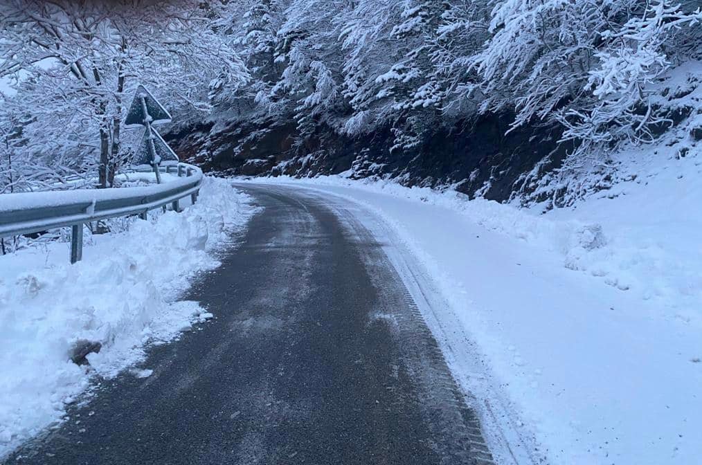 ARRSH: Këto janë akset ku duhet të lëvizni me kujdes, përdorni zinxhirë dhe goma dimërore