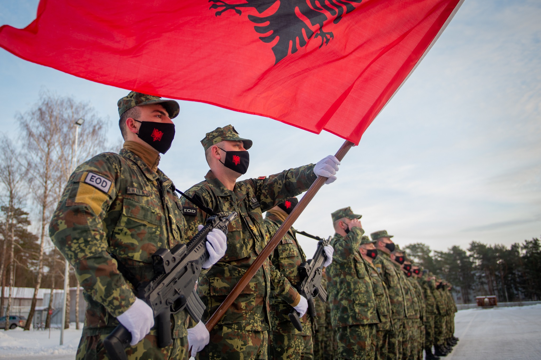 Ushtria shqiptare merr komandën e forcave të NATO-s në kufi më Rusinë