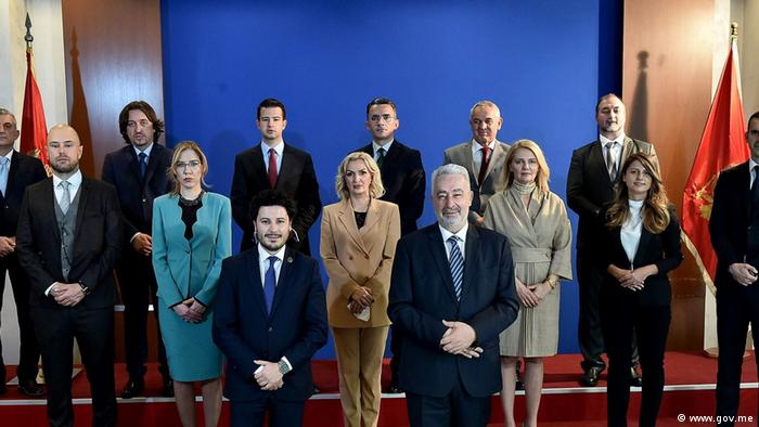 Opozita në Mal të Zi heq dorë nga rrëzimi i qeverisë