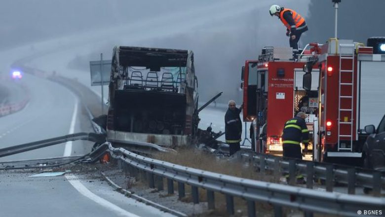 Hetimet për tragjedinë në Bullgari: Shoferi i autobusit po lëvizte me shpejtësi