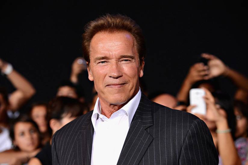 Schwarzenegger bën gjestin human për Krishtlindje, ndërton 25 shtëpi për të pastrehët