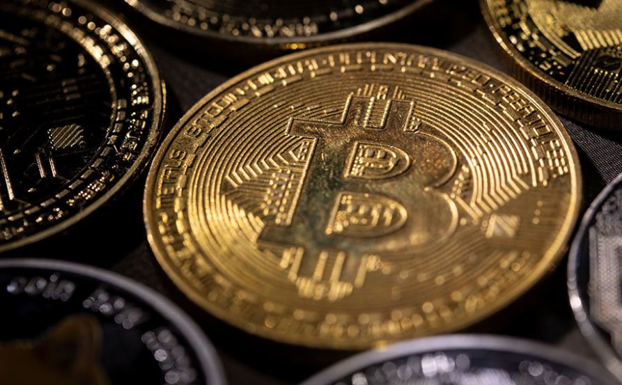 Bitcoin nis javën me një rënie prej 5%