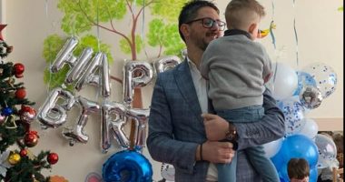 Vjet luftonte për jetën, sot Andi Përmeti feston dy ditëlindjet e djalit në një ditë, dedikimi prekës