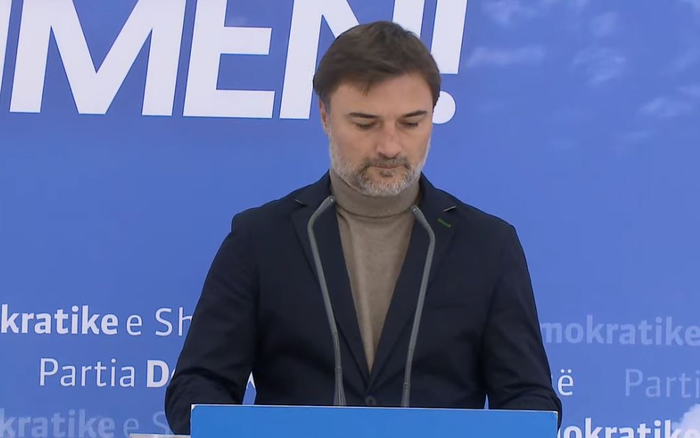 Publikimi i rrogave, PD: Skandal i madh, pjesë e skemës së patronazhimit