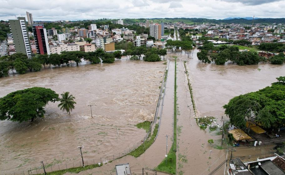 Të paktën 18 persona kanë humbur jetën nga përmbytjet në Brazil