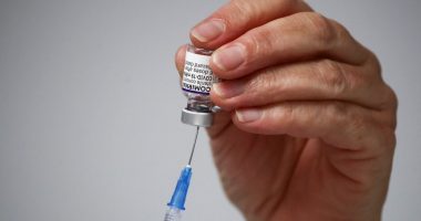 Qeveria çeke synon të bëjë vaksinimin e detyrueshëm për moshat mbi 60