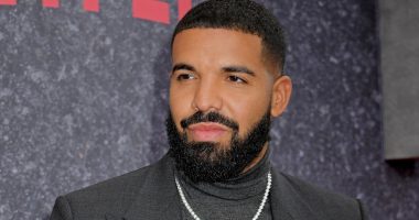 Drake krijon një varëse me 42 diamante dedikuar fejesave që nuk u realizuan