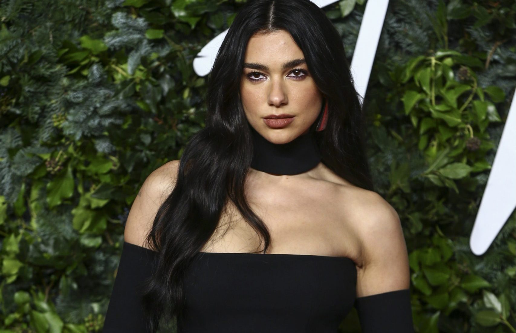 Dikur e konsideronin si motër, Dua Lipa injorohet nga motrat Hadid pas ndarjes