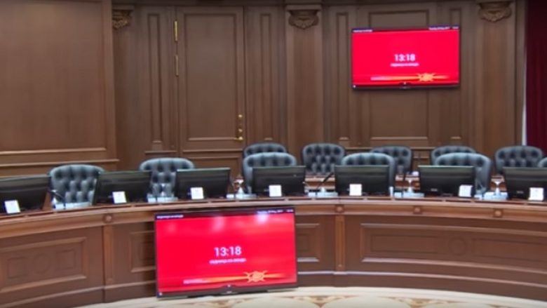 Kriza politike në vend, përfundon takimi i Zaev me partitë politike në qeveri