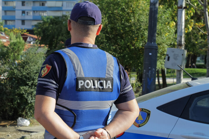 Kërcënoi administratorin e një firme, pranga 56 vjeçarit në Shkodër, bën sherr dhe me policët