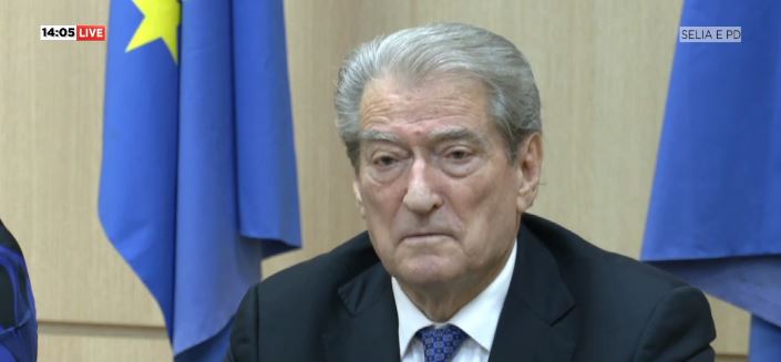 Berisha nga selia blu: Protesta e djeshme kundër konfliktit në Ballkan, jo bashkëpunimit rajonal