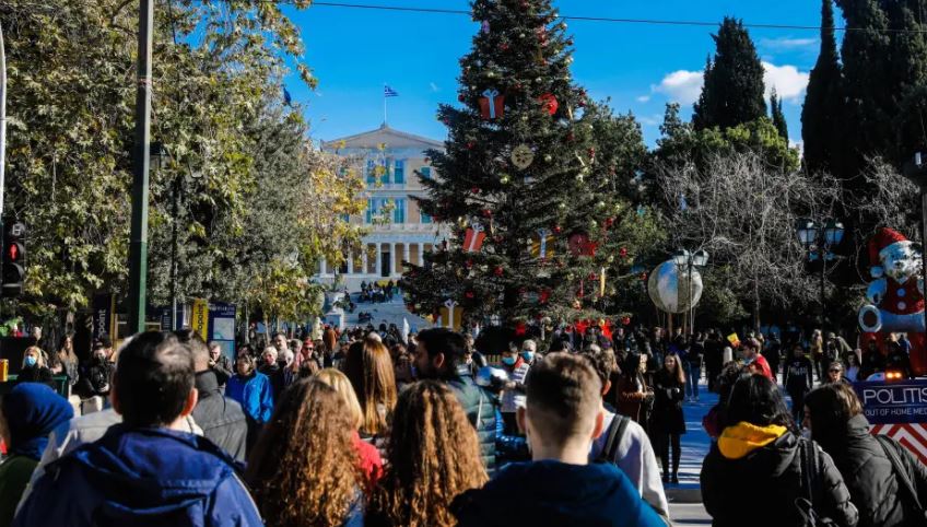 Shifra të larta në Greqi: Mbi 7 mijë raste të reja dhe 94 të vdekur nga Covid