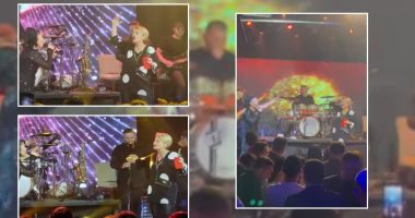 VIDEO/ Me birrë në dorë, Kryemadhi ngjitet në skenë, ia merr këngës së Hajredin Pashës