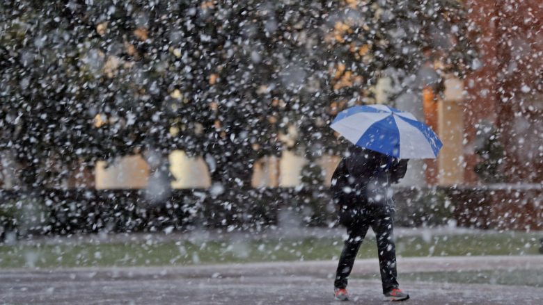 Dita nis me reshje shiu dhe bore,  temperaturat ulen deri në -4°C