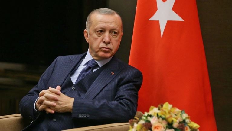 Çudit Erdogan: Rënia e lirës turke është “vullnet i Allahut”, duroni!