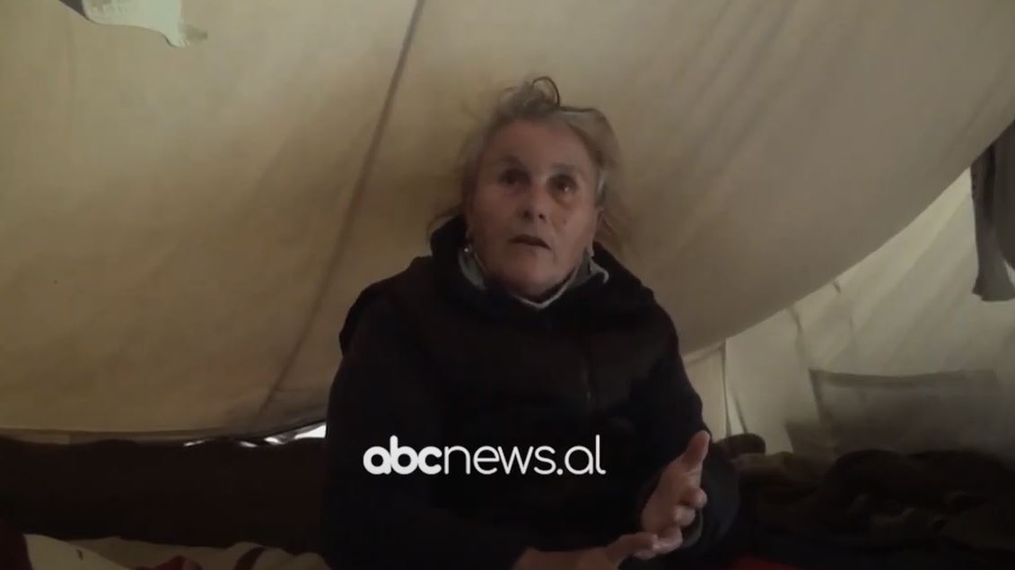 Familja Durma kalon dimrin e tretë në çadër: Jemi veshur si mullar