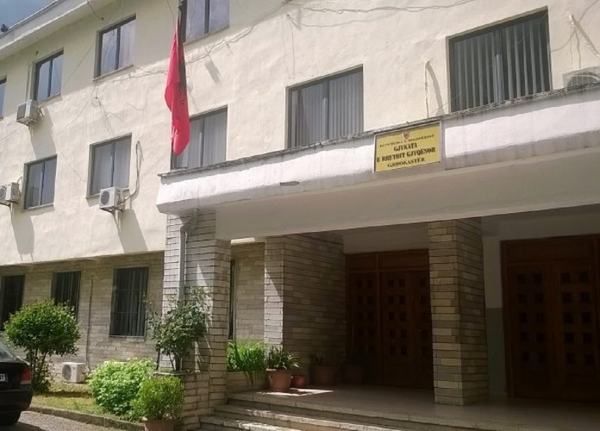 Elektriçisti humbi jetën në Memaliaj, gjykata liron nga burgu drejtuesin e OSSH