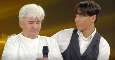 Interpretoi Rosen e “Titanic”, përlotet gjyshja e Mikeles pas komenteve të jurisë