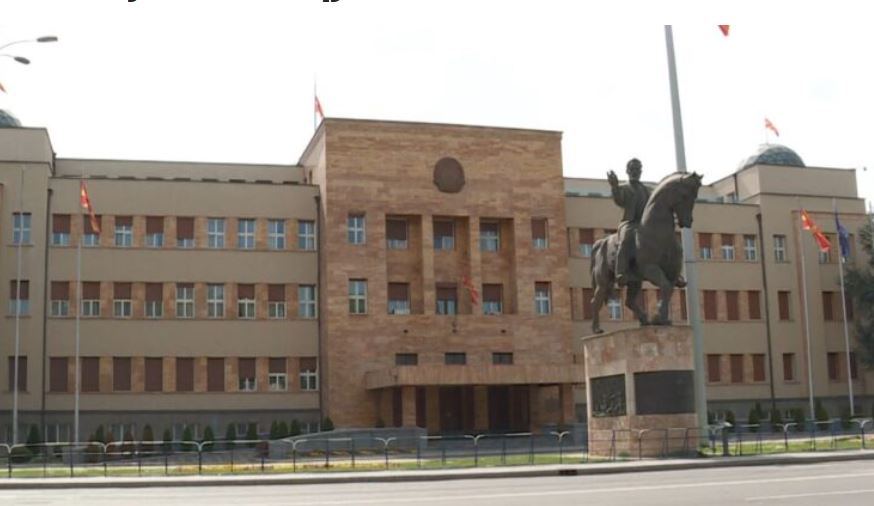 Çfarë parashohin Kushtetuta dhe rregullorja e Kuvendit pas dorëheqjes së Zaev