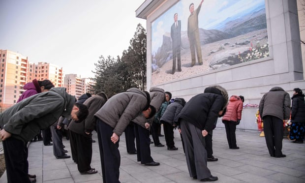 Një dekadë sundim brutal, si po ia del Kim Jong-un të qëndrojë në krye të Koresë së Veriut?
