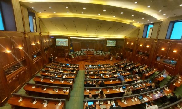 Miratohet buxheti i vitit 2022 në Kuvendin e Kosovës