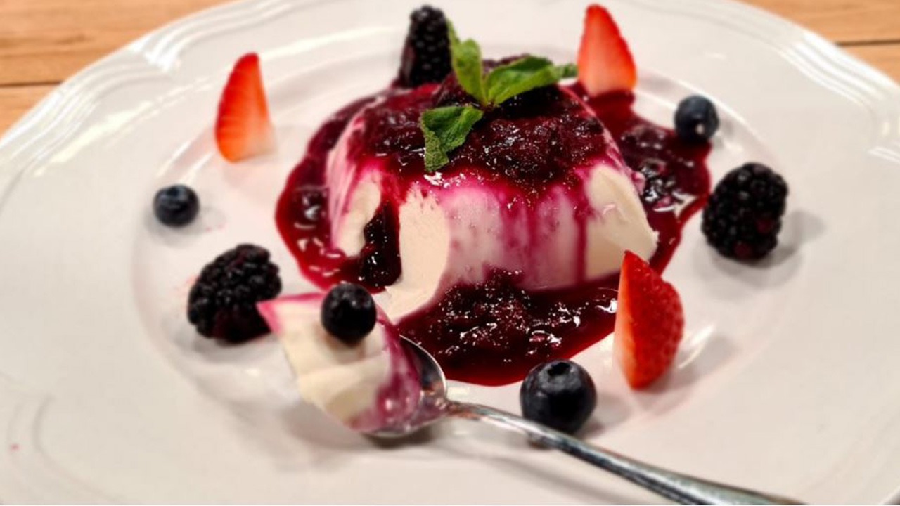 Si të përgatisni ëmbëlsirën e famshme “Panna Cotta”