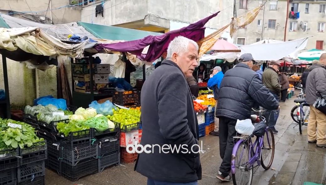 “Markata e Rusit” në Shkodër, tregtohet në kushte të vështira