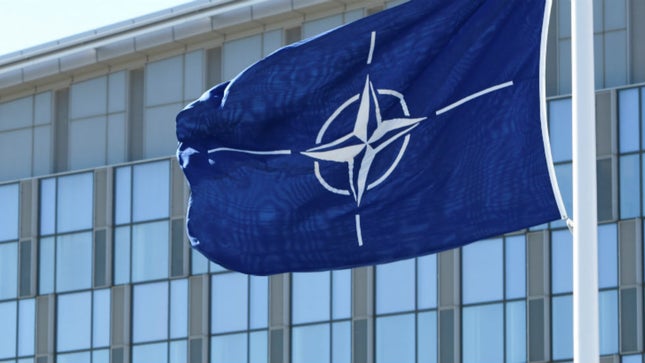Tensionet në marrëdhëniet politike mes vendeve, rënie në besueshmërinë brenda NATO-s