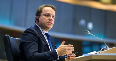 Plagosja e dy personave në Shtërpcë, Varhelji: Jam i tronditur, s’ka justifikim për dhunë